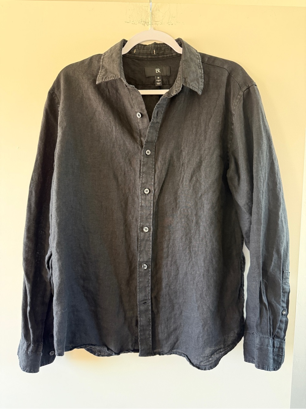 Banana Republic Men's Black Linen Button-Down Shirt